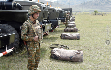 Զորամիավորումներից մեկում անցկացվել է ցուցադրական շարային ստուգատես