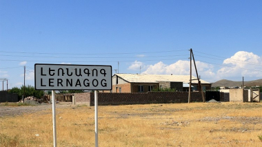 Մարզի հրատապ խնդիրների լուծման ծրագրով փոխվում են Լեռնագոգի մշակույթի տան դռներն ու պատուհանները