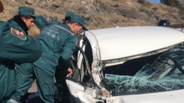 Երևան-Սևան ճանապարհին բախվել են Toyota Camry-ն և ZIL-ը․ կա տուժած