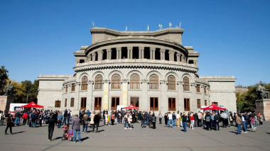 810 պատվաստում է իրականացվել Օպերայի բակում․ Ավանեսյան