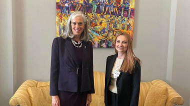 Դեսպան Լիլիթ Մակունցը հանդիպել է կոնգրեսական Քեթրին Քլարկի հետ