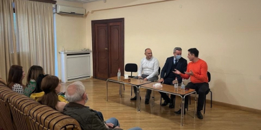 Արա Խզմալյանը ներկայացրել է ՀԱՖՆ և «Արամ Խաչատրյան» համերգասրահի նորանշանակ տնօրեն Նորայր Նազարյանին