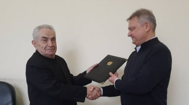 ՀՀ գիտությունների ազգային ակադեմիան պարգևատրել է «Ազդակ» օրաթերթի գլխավոր խմբագիր Շահան Գանտահարյանին