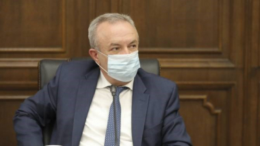 Ստիպված էինք. նախարարը գործող օրենքով հիմնավորեց ԵՊՀ հոգաբարձուների խորհրդի նախագահի պաշտոնում Պապիկյանի ընտրությունը