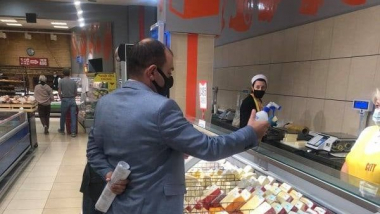 ՍԱՏՄ տեսուչները կորոնավարկի դեմ ձեռնարկվող միջոցառումների նկատմամբ վերահսկողություն են իրականացրել Երևանի Շենգավիթ վարչական շրջանի իրացման ցանցում և հանրային սննդի օբյեկտներում