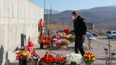 Արցախի նախագահը հարգանքի տուրք է մատուցել 44-օրյա պատերազմի նահատակների հիշատակին