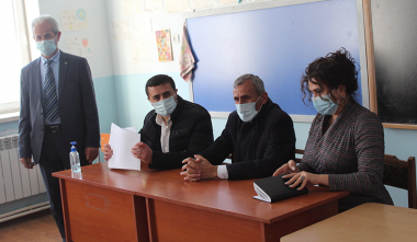 Արագածոտնի մարզպետն այցելել է Վարդենիսի, Նիգավանի և Չքնաղի դպրոցներ. քննարկվել են կրթական գործընթացին անչվող և մի շարք այլ հարցեր