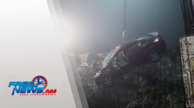 Փրկարարներն ավտոմեքենայից դուրս են բերել արգելափակված քաղաքացիներին, որոնց թվում նաև երեխա է եղել