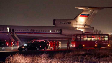 Հայ գերիներին տեղափոխող ինքնաթիռը վայրէջք կատարեց «Էրեբունի» օդանավակայանում. Sputnik Արմենիա