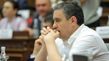 Արթուր Ղազինյանը 15-րդ անգամ չընտրվեց ԱԺ պաշտպանության և անվտանգության հարցերի հանձնաժողովի նախագահի տեղակալի պաշտոնում