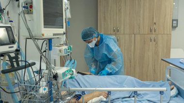 Ավելի քան մեկուկես տարի բուժաշխատողները 24/7 գրաֆիկով պայքարում են կորոնավիրուսի դեմ