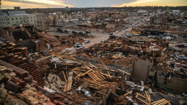 Կենտուկիի նահանգապետն ասում է, որ փրկարարները շաբաթ օրվանից գործարանի փլատակների տակ ողջ մնացած չեն գտել