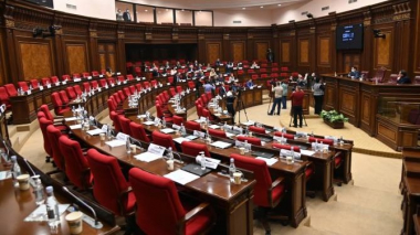ԱԺ արտահերթ նիստը սկսելու համար քվորում չապահովվեց