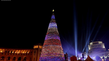 Այսօր երեկոյան ժամը 19:00 հանրապետության հրապարակում կվառվեն երկրի գլխավոր տոնածառի լույսերը