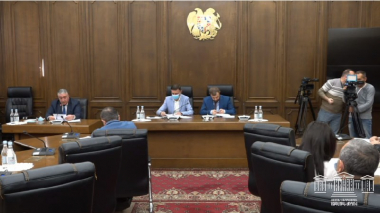 ԱԺ ֆինանսավարկային եւ բյուջետային ու տնտեսական հարցերի մշտական հանձնաժողովների նիստ . ուղիղ 