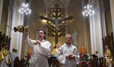 Այսօր կաթոլիկներն ու բողոքականները նշում են Սուրբ Ծնունդը