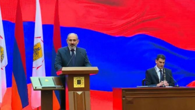 Փաշինյանը շնորհակալություն հայտնեց Երևանի ավագանու անդամներին քաղաքական սկզբունքայնության համար