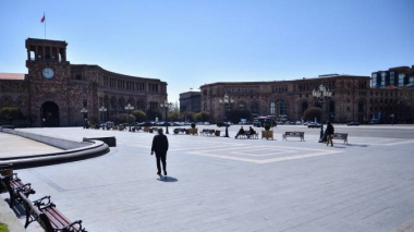 Երևանին նվիրաբերվել է 75 հատ քարե նստարան, 135 աղբաման և 60 մոխրաման