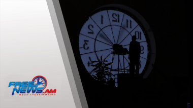 Հրապարակի ժամացույցն ու գլխավոր ժամագործը. Հանդիպում ժամի տակ