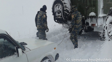 Փրկարարներն արգելափակումից դուրս են բերել 18 ավտոմեքենա, 35 քաղաքացու ցուցաբերել օգնություն