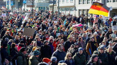 Գերմանիայում ավելի քան 30 հազար մարդ մասնակցել է կորոնավիրուսային սահմանափակումների դեմ բողոքի ցույցերին