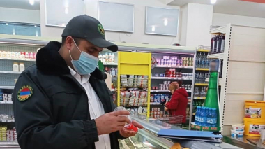 Հունվարի 10-ի երեկոյան ՀՀ ՍԱՏՄ տեսուչները ստուգայցեր են իրականացրել հանրային սննդի կետերում, իրացման ցանցում և սննդամթերքի արտադրություններում