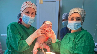 Խորհրդանշական ծնունդ՝  որդու կորստից հետո, մայրն ուժ գտավ իր մեջ և ծնվեց  Էմմանուելը