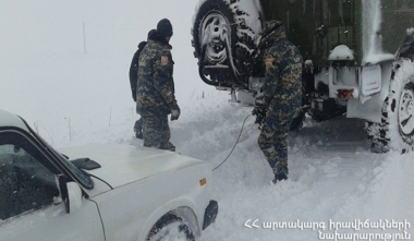 Փրկարարներն արգելափակումից դուրս են բերել 27 ավտոմեքենա. ԱԻՆ