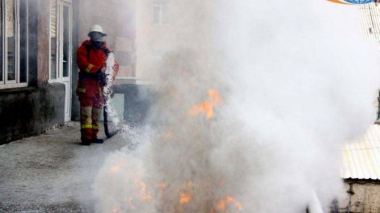 Հրշեջները մարել են Սյունիքի մարզի Կարճևան գյուղի տներից մեկում բռնկված հրդեհը