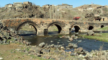 Արտակարգ դեպք Աշտարակում. ոստիկաններին հաջողվել է կանխել 21-ամյա տղայի ինքնասպանության փորձը