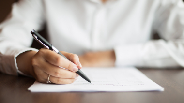 Որոնք են գործատուի նախաձեռնությամբ աշխատանքային պայմանագրի լուծման հիմքերը, արգելքները, արձակման նպաստ վճարելու հիմքերը