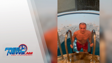 Սեյրան Օհանյանը լողում է սառցապատ լողավազանում (տեսանյութ)