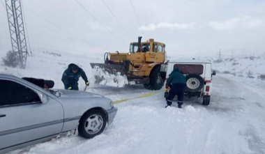 Փրկարարներն արգելափակումից 13 բեռնատար ավտոմեքենա են դուրս բերել 