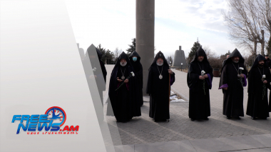 Ամենայն Հայոց Կաթողիկոսը Եռաբլուրում աղոթեց հերոսների հոգիների հանգստության համար