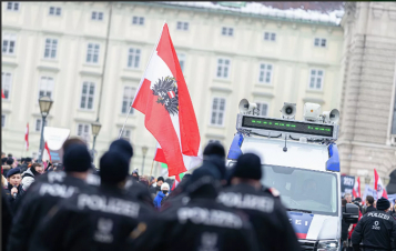 Վիեննայում հազարավոր մարդիկ բողոքում են COVID-19-ի պարտադիր պատվաստման դեմ