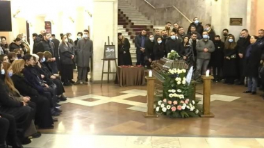 Հազարավոր երևանցիներ մասնակցեցին Արթուր Գրիգորյանի վերջին հրաժեշտի արարղությանը