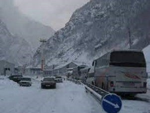 Լարսի անցակետ տանող Գուդաուրի-Կոբի հատվածում սահմանափակումներ են մտցվել