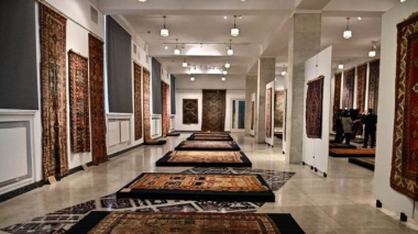 Առաջարկել ենք լավագույն թանգարաններում կազմակերպել գորգերի ցուցադրությունը. Խզմալյանը՝ Շուշիի գորգերի մասին