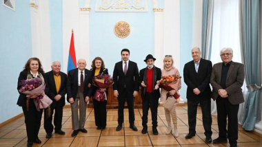 Էդվարդ Միլիտոնյանն արձագանքել է Ալեն Սիմոնյանի հետ հանդիպած մտավորականների հասցեին հնչող քննադատություններին