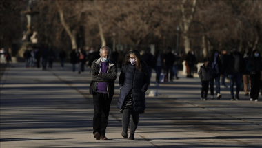 Իտալիան ու Իսպանիան չեղարկում են դրսում դիմակ կրելու պահանջը