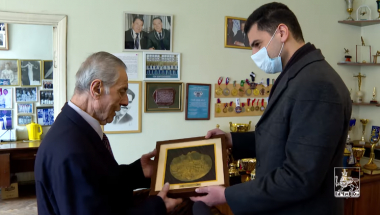 Երևանի քաղաքապետ Հրաչյա Սարգսյանը շնորհավորել է օլիմպիական չեմպիոն Ալբերտ Ազարյանին (տեսանյութ)