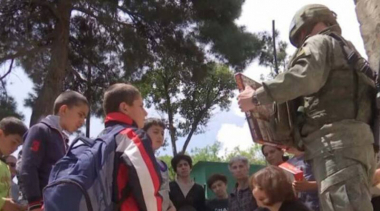 ՌԴ խաղաղապահները բարերարների հետ միասին մարդասիրական օգնություն են ցուցաբերել Ստեփանակերտի մանկապարտեզում