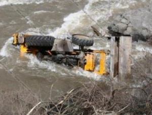 Տրակտորն ընկել է ջրատարը. 27-ամյա տրակտորիստը մահացել է