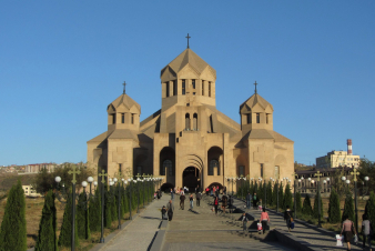 Քաղաքապետը հանձնարարեց Սբ Գրիգոր Լուսավորիչ եկեղեցու առջևի հատվածում շատրվաններ կառուցել