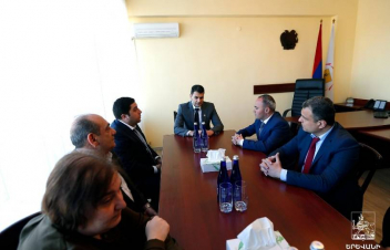 Քաղաքապետ Հրաչյա Սարգսյանը ներկայացրել է Արաբկիր վարչական շրջանի նոր ղեկավարին