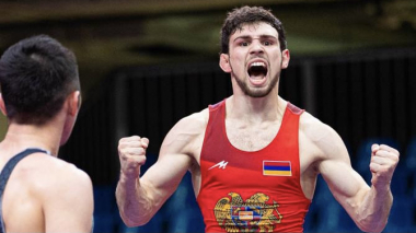 Ըմբիշ Արսեն Հարությունյանը Եվրոպայի կրկնակի չեմպիոն է. նա եզրափակչում հաղթեց թուրք մարզիկին