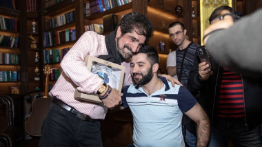 Հիմա ուր էլ գնաք, ձեզ գտնելու եմ, տղեք ջան. Փամբուկչյանի հետ անցկացրած հուզառատ օրը Զինվորի տանը