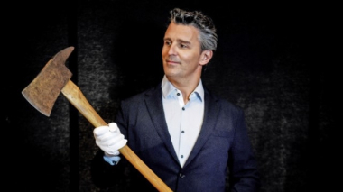 Սթենլի Կուբրիկի «Փայլատակում» ֆիլմի կացինը վաճառքի է հանվել