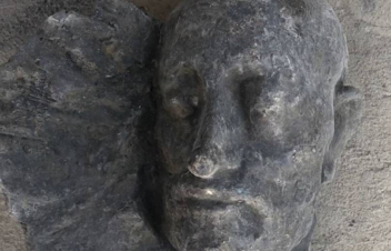 Արաբկիրի ոստիկանները հայտնաբերել են Կոմիտասի գողացված կիսանդրին (տեսանյութ)