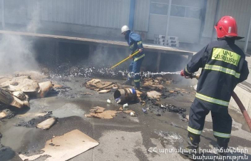 «Ջերմուկ գրուպի» պահեստում հրդեհ է բռնկվել. «1 ԲԻՍ» կանչով դեպքի վայր է մեկնել 4 մարտական հաշվարկ